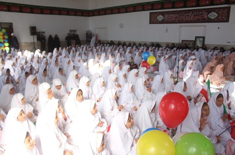 جشن تکلیف 500 دانش‌آموز دختر در رشتخوار