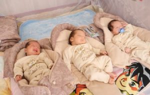 تولد نوزادان ۳ قلو در دولت‌آباد رشتخوار